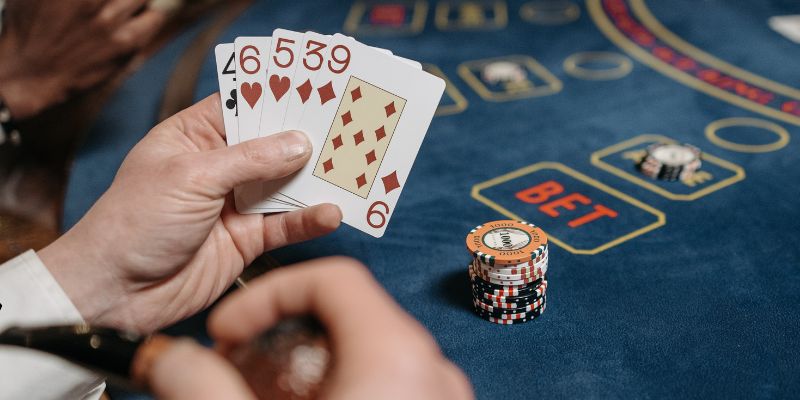 Thuật ngữ cần nắm rõ khi chơi game bài Poker tại I9BET